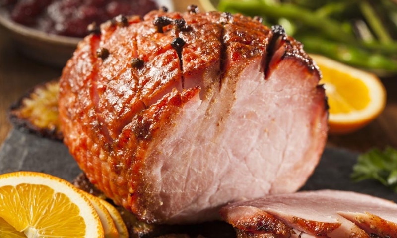 Honey glazed ham with cloves